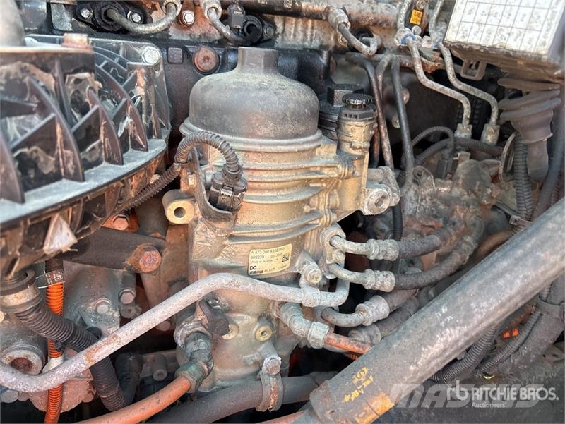 Western Star 5700XE 4x2 Van Truck Camiones con caja de remolque