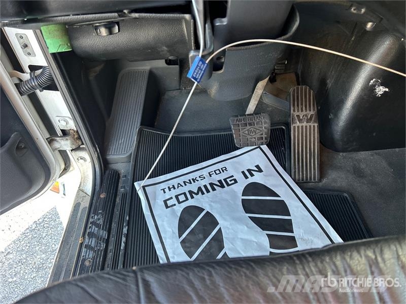 Western Star 5700XE 4x2 Van Truck Каросерии