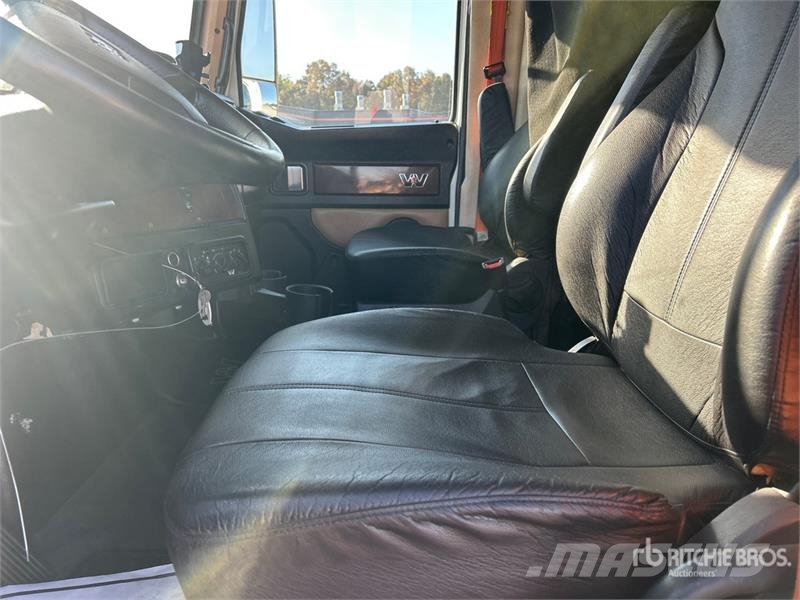 Western Star 5700XE 4x2 Van Truck Каросерии