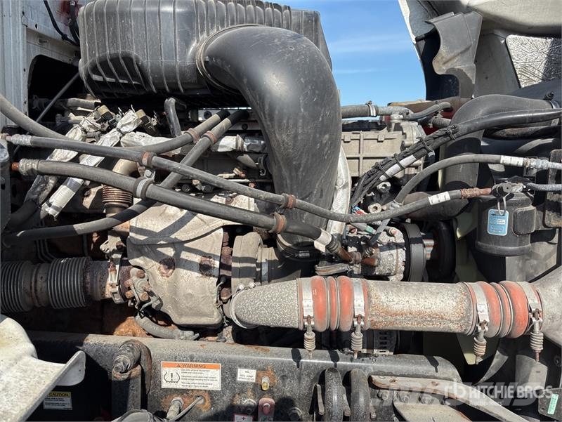 Western Star 5700XE 4x2 Van Truck Camiones con caja de remolque
