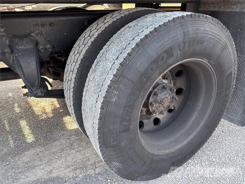 Western Star 5700XE 4x2 Van Truck Camiones con caja de remolque