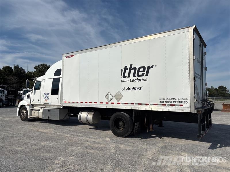 Western Star 5700XE 4x2 Van Truck Camiones con caja de remolque