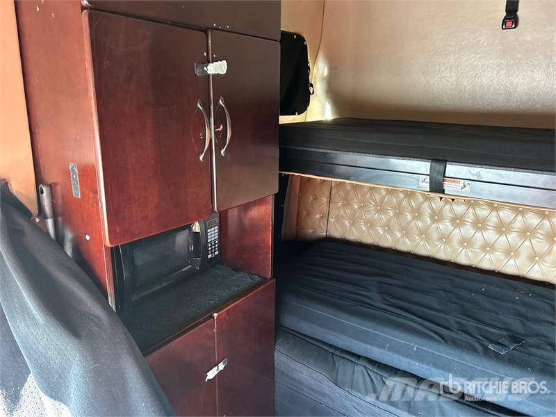 Western Star 5700XE 4x2 Van Truck Каросерии