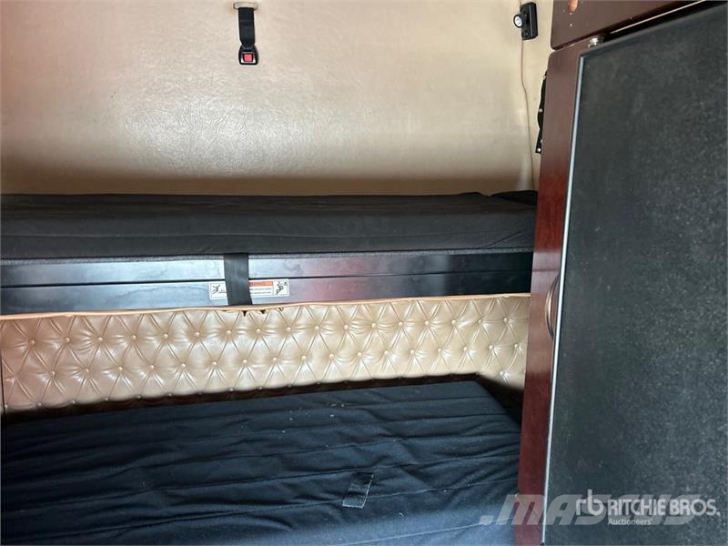 Western Star 5700XE 4x2 Van Truck Каросерии