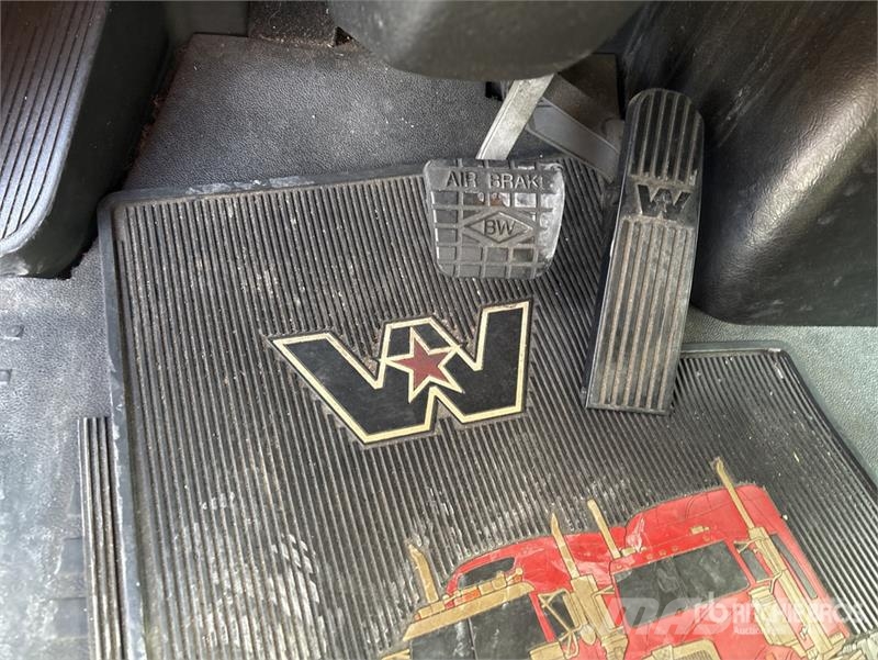 Western Star 5700XE 4x2 Van Truck Camiones con caja de remolque
