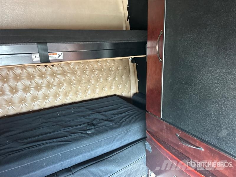 Western Star 5700XE 4x2 Van Truck Каросерии