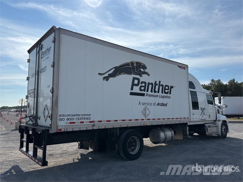 Western Star 5700XE 4x2 Van Truck Camiones con caja de remolque