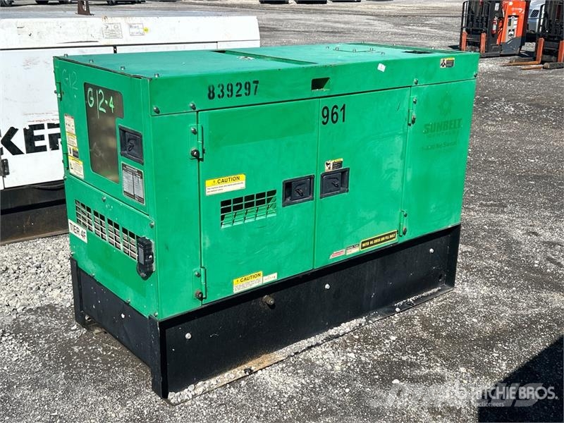 Whisperwatt DCA-25SSIU4F 20 kW Skid-Mounted Generator Set (Ino Diiselgeneraatorid