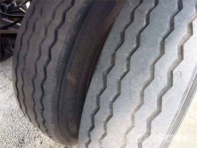 Wilkens 44 ft T/A Moving Floor Trailer Kustīgo grīdu puspiekabes