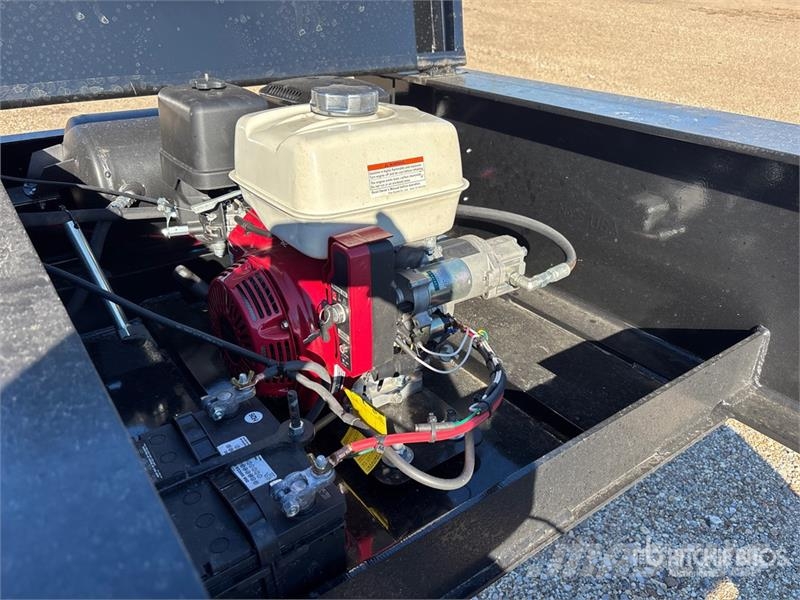 Witzco Challenger Challenger RG-52 Tri/A Removable Goosen 低架裝載車