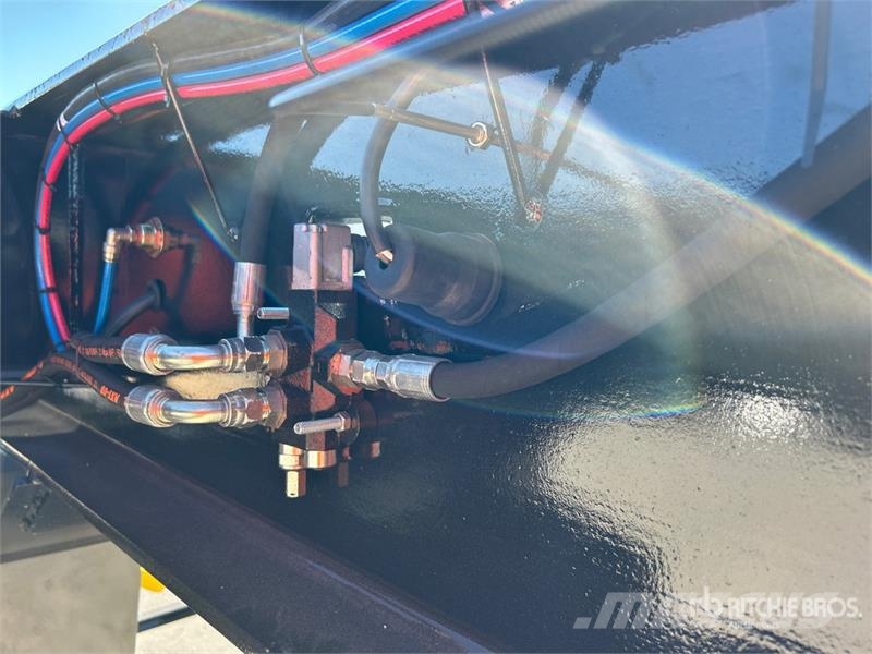 Witzco Challenger Challenger RG52 Tri/A Removable Goosene 低架裝載車