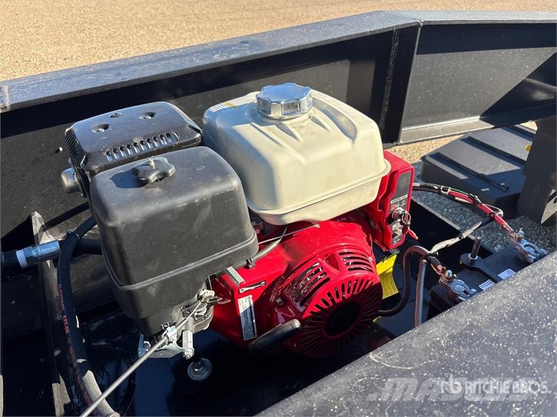 Witzco Challenger Challenger RG-52 Tri/A Removable Goosen 低架裝載車