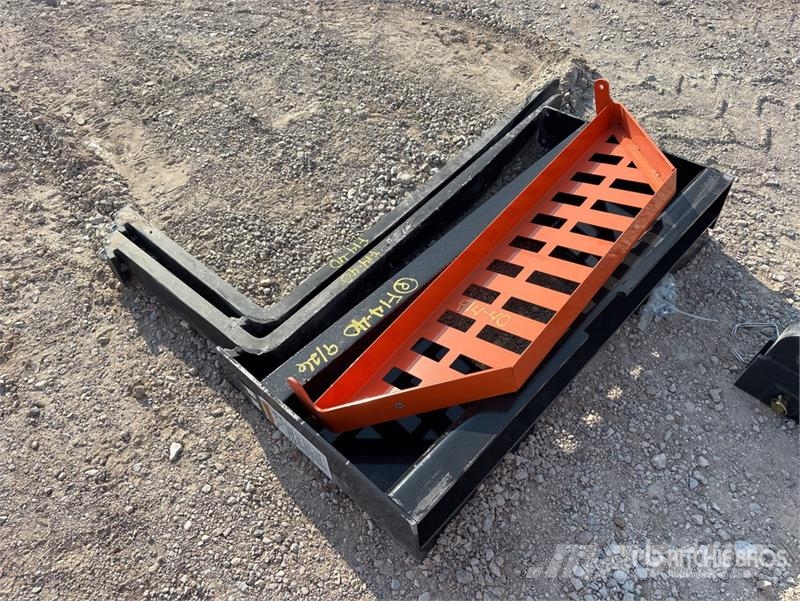 Wolverine FK-11-48W 48 in Skid Steer Forks (Unused Građevinarske viljuške