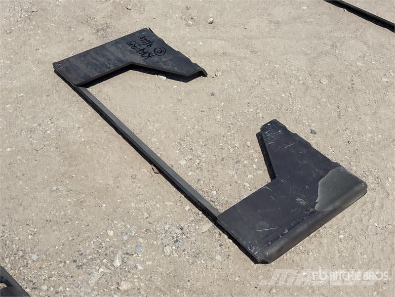 Wolverine QMP1-16-10T Skid Steer Attachment Mounti Other components