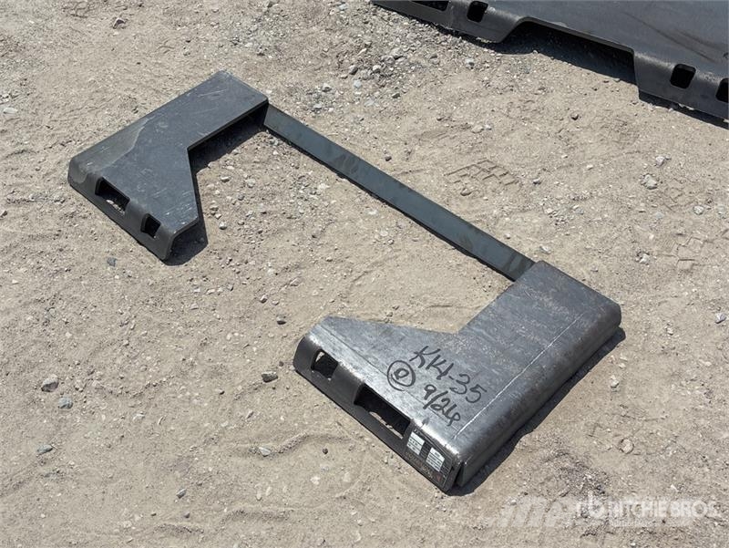 Wolverine QMP1-16-10T Skid Steer Attachment Mounti Other components