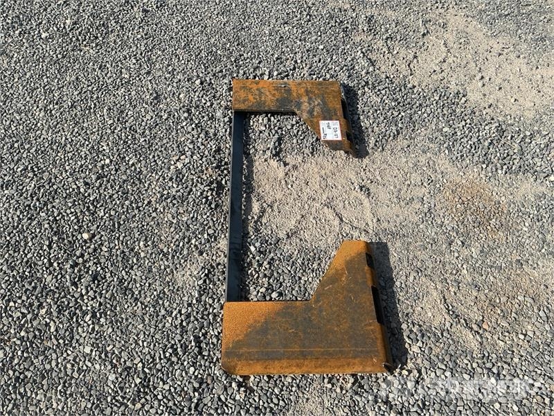 Wolverine QMP1-16-10T Skid Steer Attachment Mounti Other components