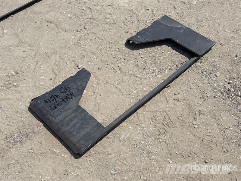 Wolverine QMP1-16-10T Skid Steer Attachment Mounti Other components