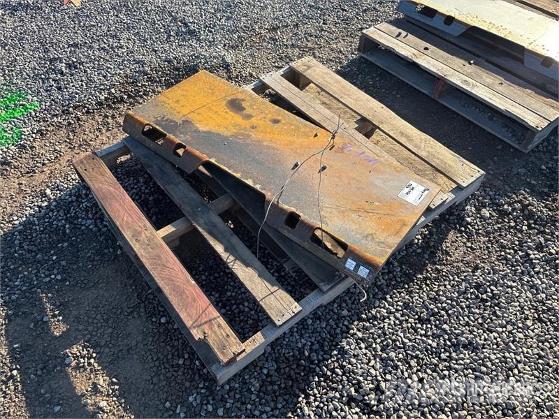  Wolverine QMP2-16-12T Skid Steer Attachment Mounti Otros componentes