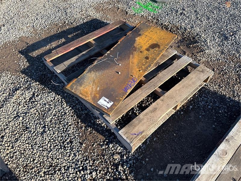  Wolverine QMP2-16-12T Skid Steer Attachment Mounti Otros componentes