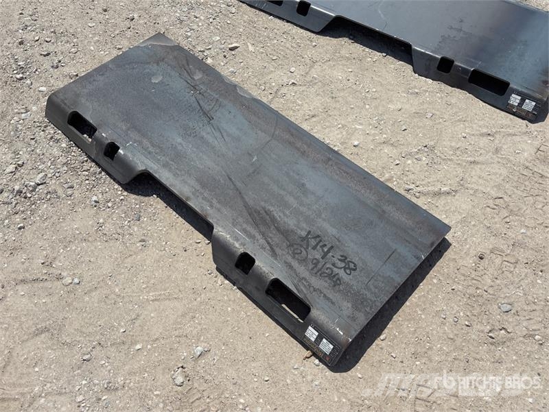 Wolverine QMP2-16-12T Skid Steer Attachment Mounti Other components