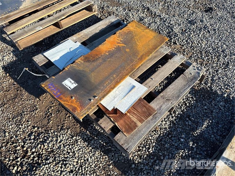  Wolverine QMP2-16-12T Skid Steer Attachment Mounti Otros componentes