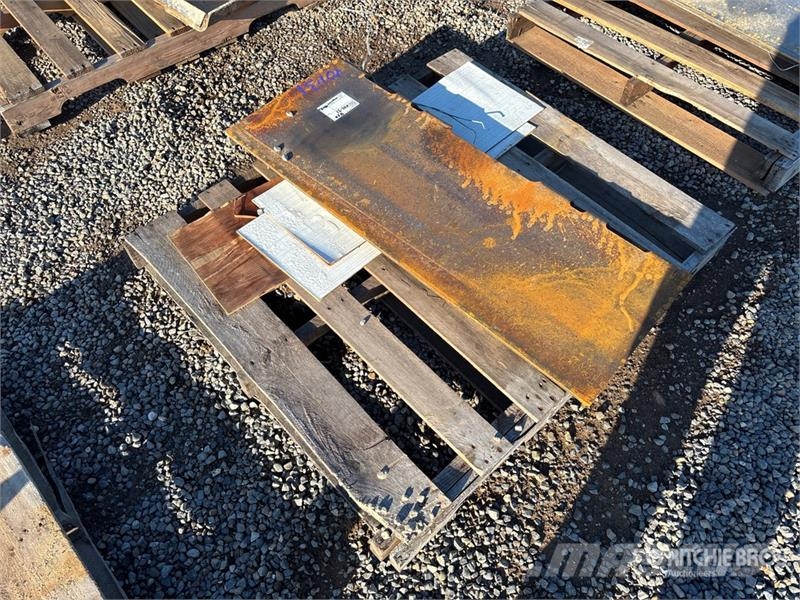  Wolverine QMP2-16-12T Skid Steer Attachment Mounti Otros componentes
