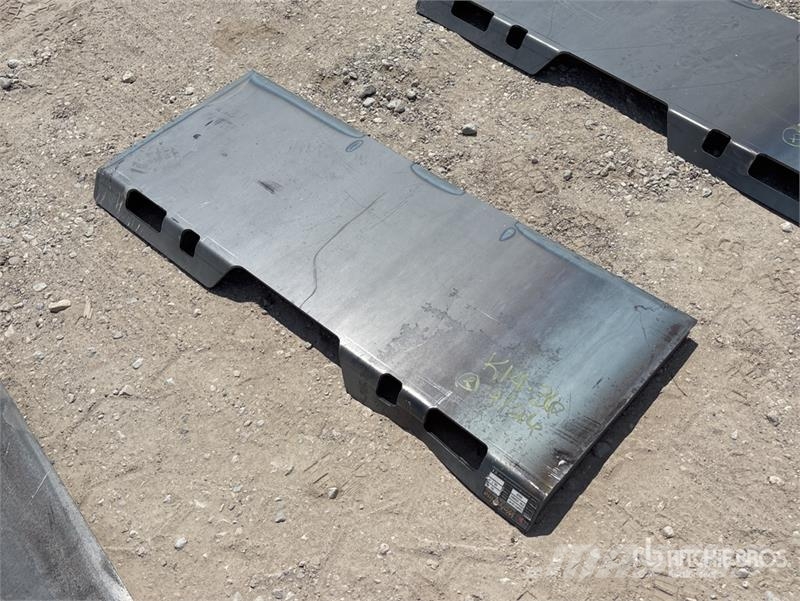 Wolverine QMP3-16-6T Skid Steer Attachment Mountin Other components