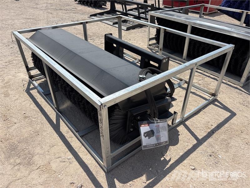 Wolverine RS72 Manual Angled Skid Steer Broom (Unu Süpürgeler