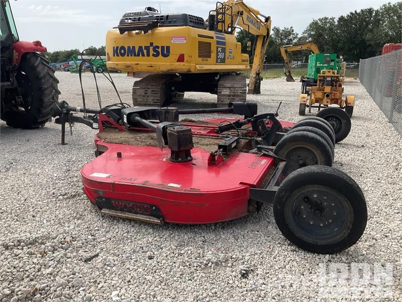Woods BW1560 15 ft Batwing Rotary Cutter 茎切断機