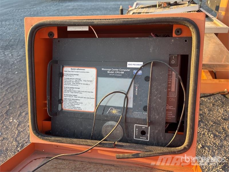 Work Area Protection Solar Message Board Други