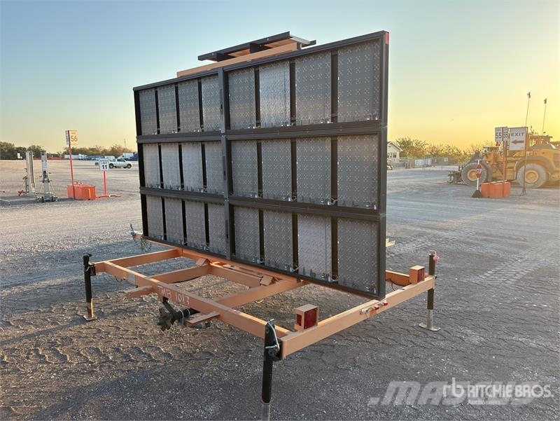 Work Area Protection Solar Message Board Други