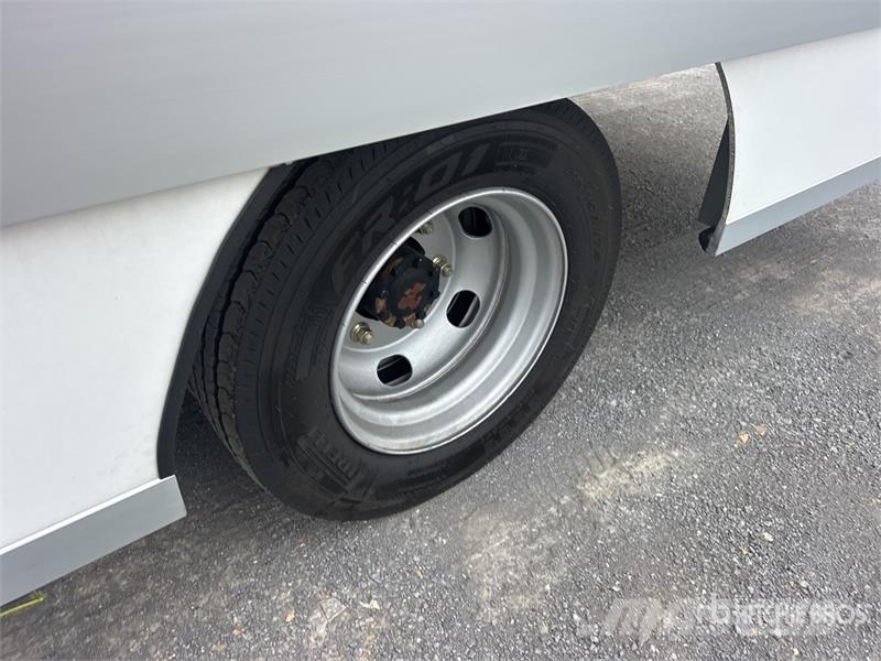 Workhorse W750 Electric 4x2 Step Van Dobozos