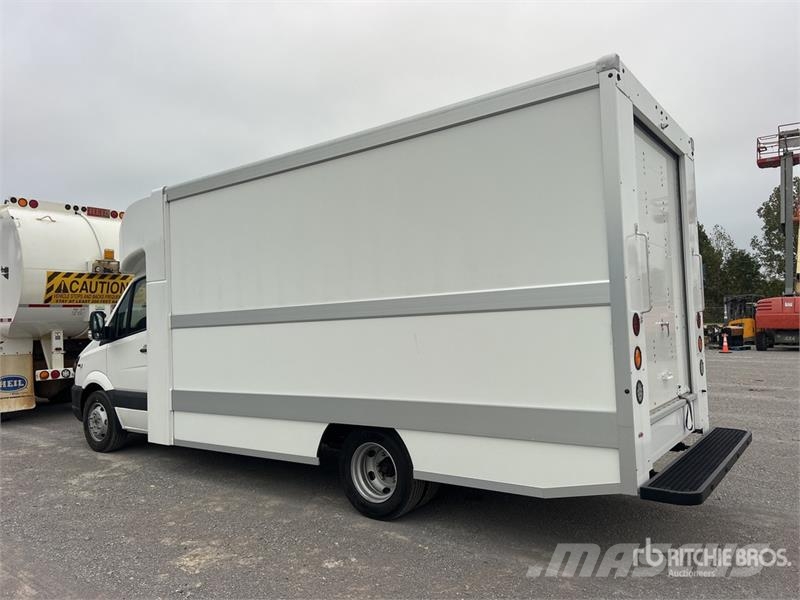 Workhorse W750 Electric 4x2 Step Van Dobozos
