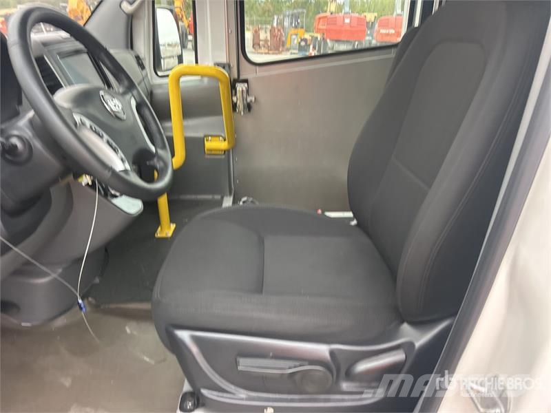Workhorse W750 Electric 4x2 Step Van Dobozos