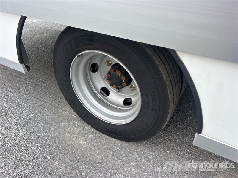 Workhorse W750 Electric 4x2 Step Van Dobozos