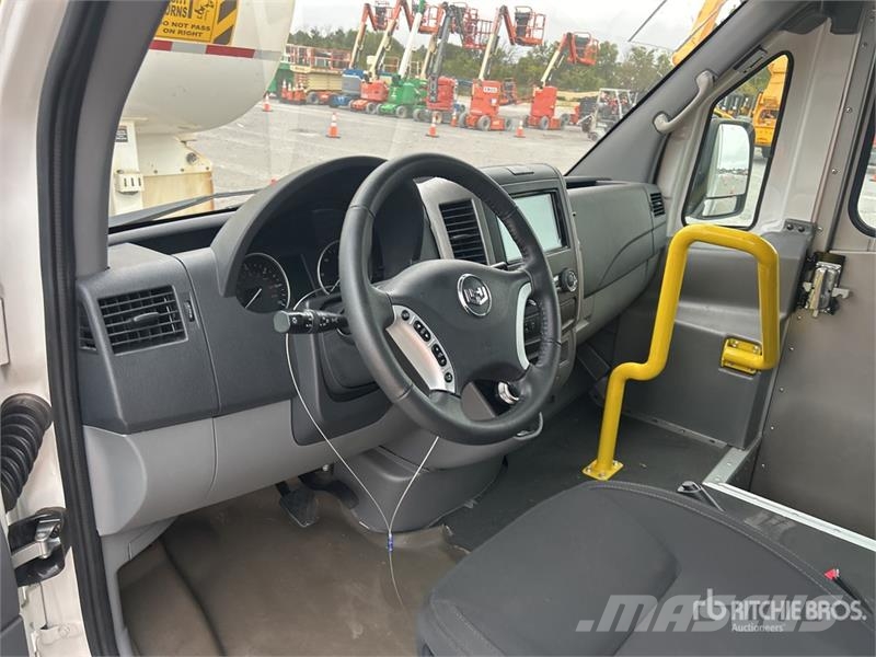 Workhorse W750 Electric 4x2 Step Van Dobozos