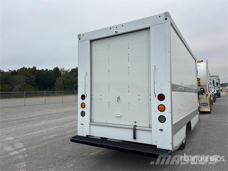 Workhorse W750 Electric 4x2 Step Van Dobozos