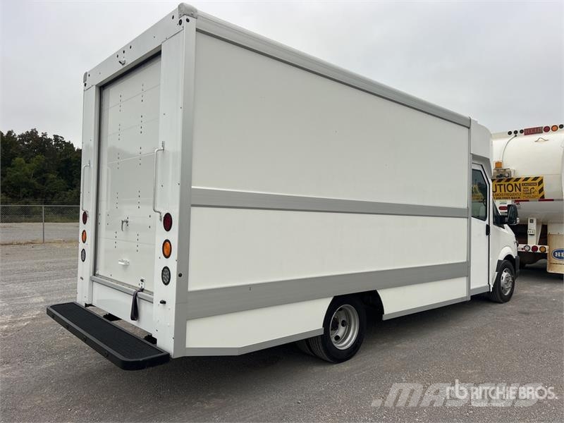 Workhorse W750 Electric 4x2 Step Van Dobozos