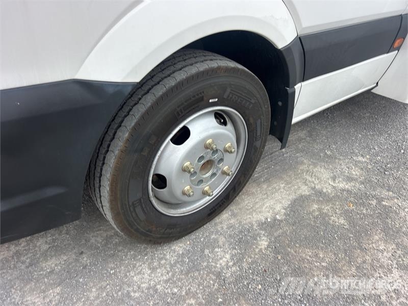 Workhorse W750 Electric 4x2 Step Van Dobozos