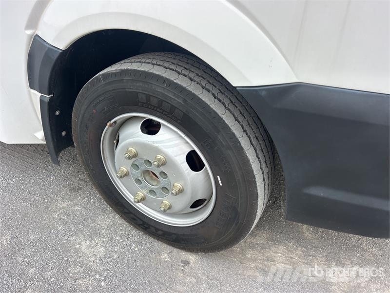 Workhorse W750 Electric 4x2 Step Van Dobozos