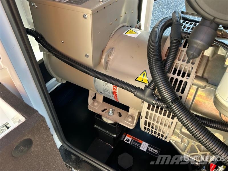 World Class 22KW 22 kW Skid-Mounted Generator Set مولدات ديزل