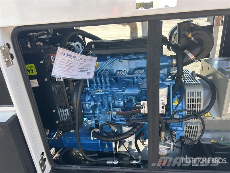 World Class 25 kW Skid-Mounted Generator Set Dizelski agregati