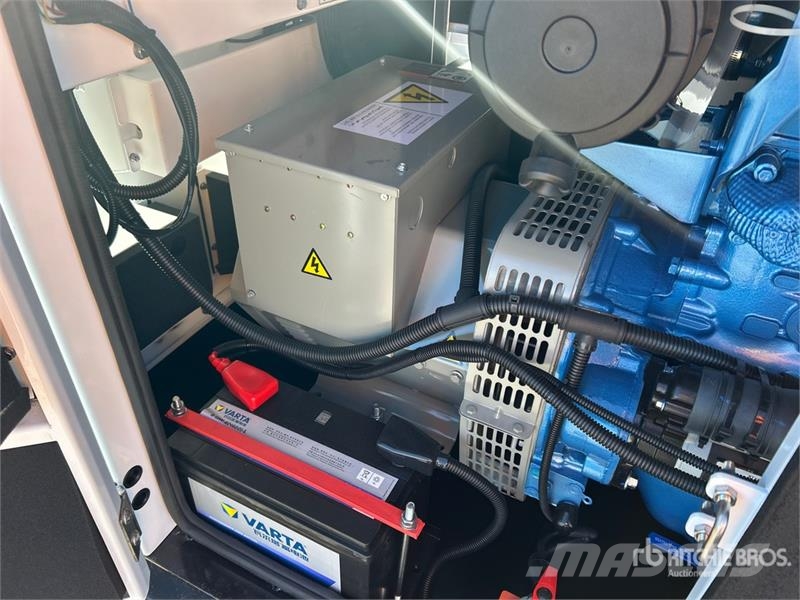 World Class 25KW 25 kW Skid-Mounted Generator Set Generatori diesel