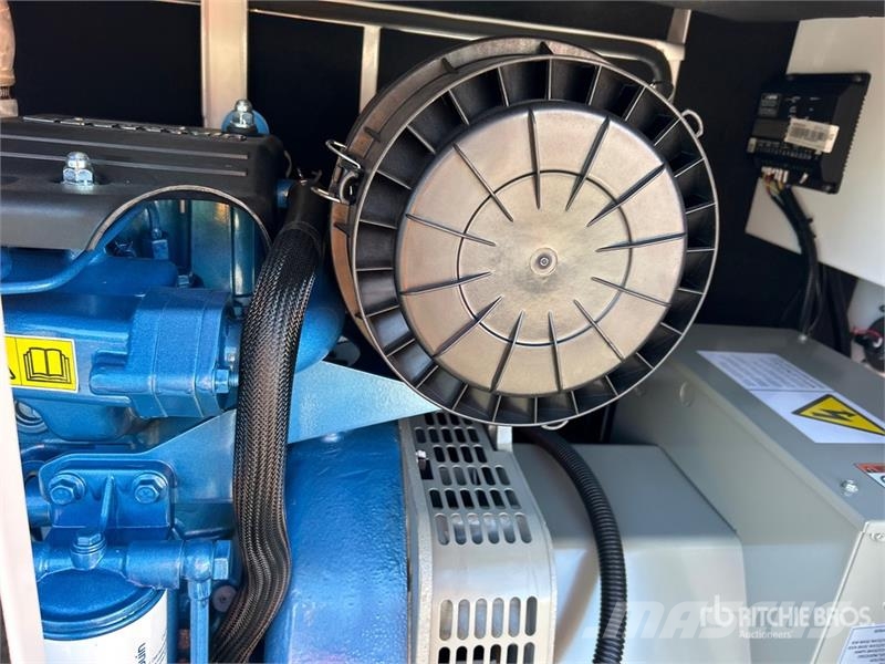 World Class 41KW 41 kW Skid-Mounted Generator Set Generatori diesel