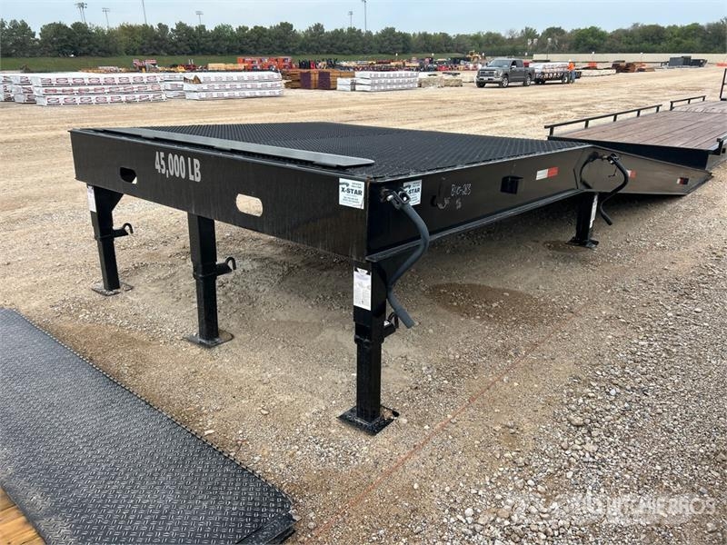 X-STAR 25 ft x 101 in Loading Ramp معدات البناء - غير ذلك