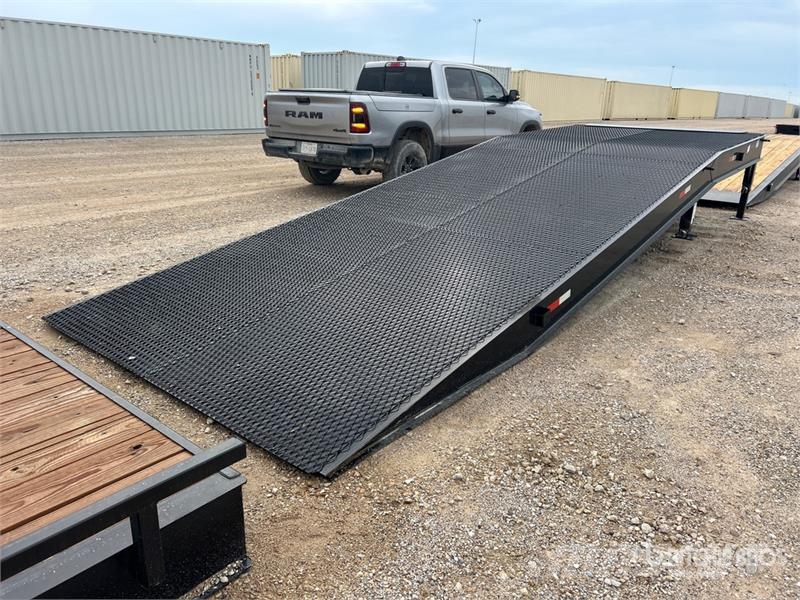 X-STAR 25 ft x 101 in Loading Ramp معدات البناء - غير ذلك