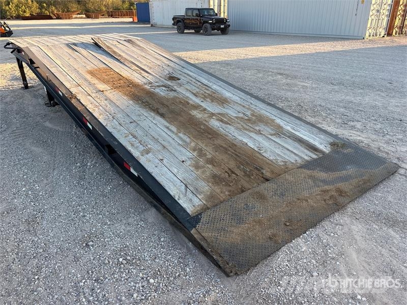  X-STAR 25 ft x 8 ft x 4 in Loading Ramp معدات البناء - غير ذلك