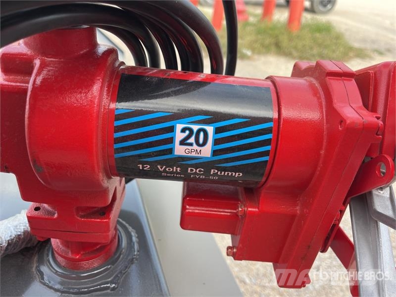 X-STAR 250GL 250 gal Skid Mounted Steel Fuel Tank 燃料タンクと添加剤用タンク