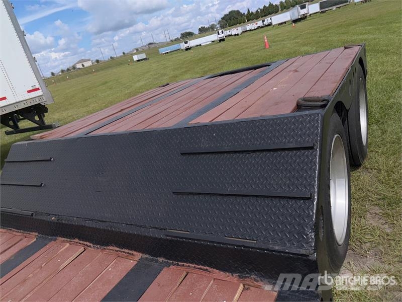 XL Specialized 70MFG Tri/A Removable Gooseneck Low Низкорамные прицепы