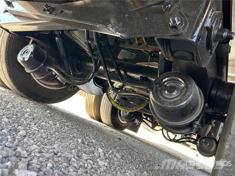 Xtreme 53 ft T/A Spread Axle Step Deck Trailer Plataformas bajas